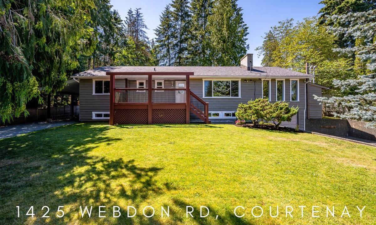 Courtenay Home for Sale: 5 Bedroom Home with Suite & Large Shop